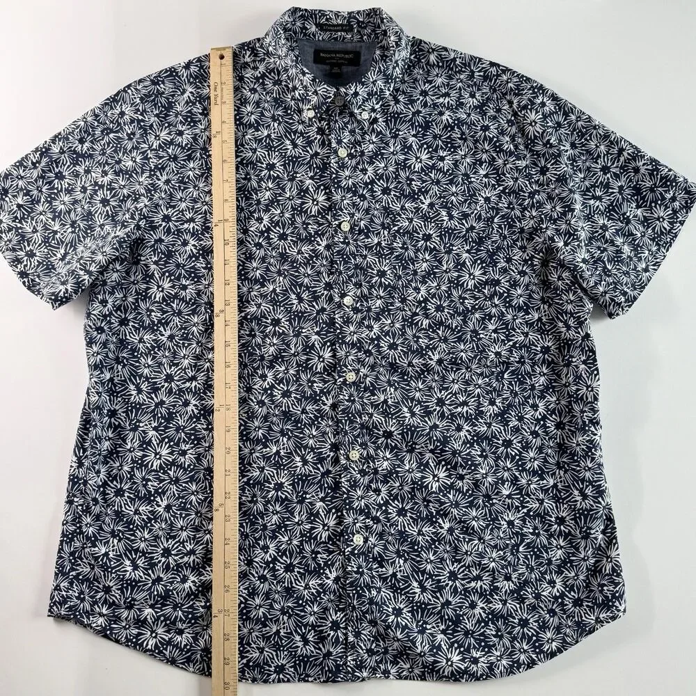 BANANA REPUBLIC Short Sleeve Button Down Shirt Mens XL Dark Blue White Starburst